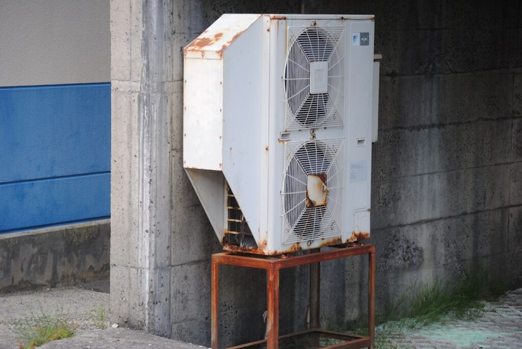 heat pump blowing cold air in joshua tree ca